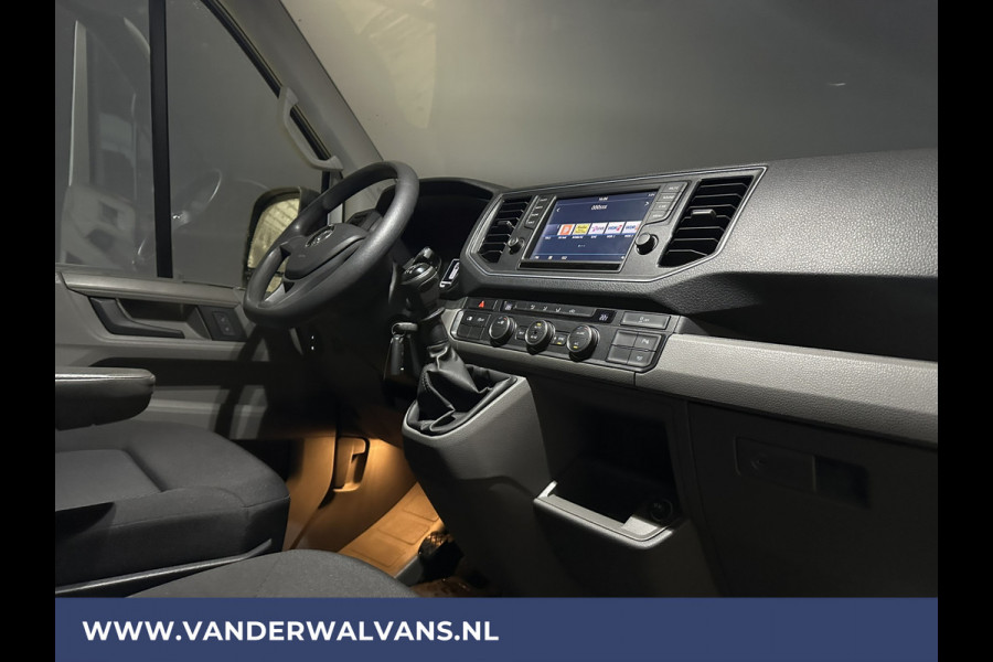 Volkswagen Crafter 2.0 TDI 141pk L3H3 L2H2 Euro6 Airco | Camera | Apple Carplay | Android Auto Parkeersensoren, Bijrijdersbank