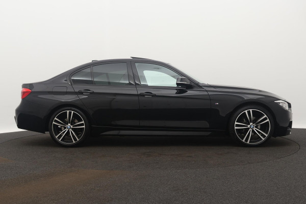 BMW 3-serie 320i Corporate Lease High Executive M-SPORT (NL-auto, Dealer OnderH, Panorama, Navi Groot, StoelV, Camera, Clima, Etc)