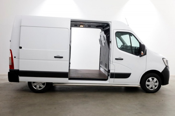 Renault Master T33 2.3 dCi 135pk L2H2 Airco/Navi/2x Schuifdeur 06-2020