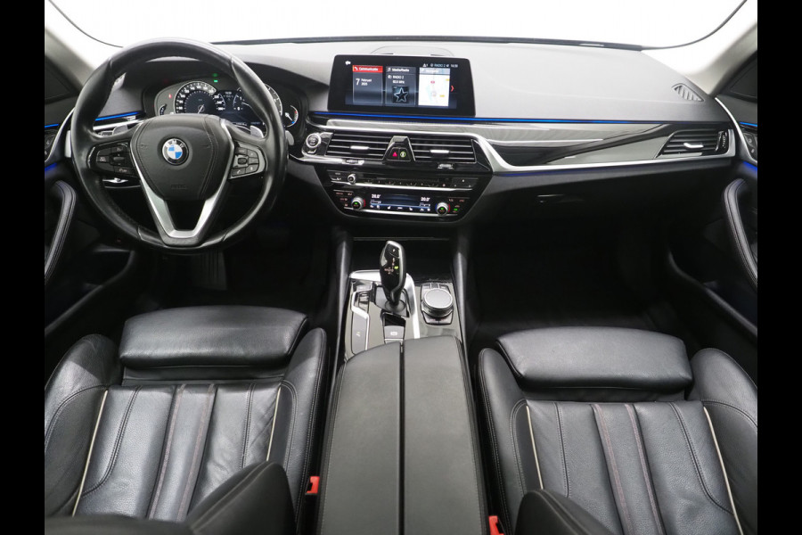 BMW 5 Serie Touring 540i 340PK xDrive High Executive Shadow | Panoramadak | Keyless | Camera | Carplay