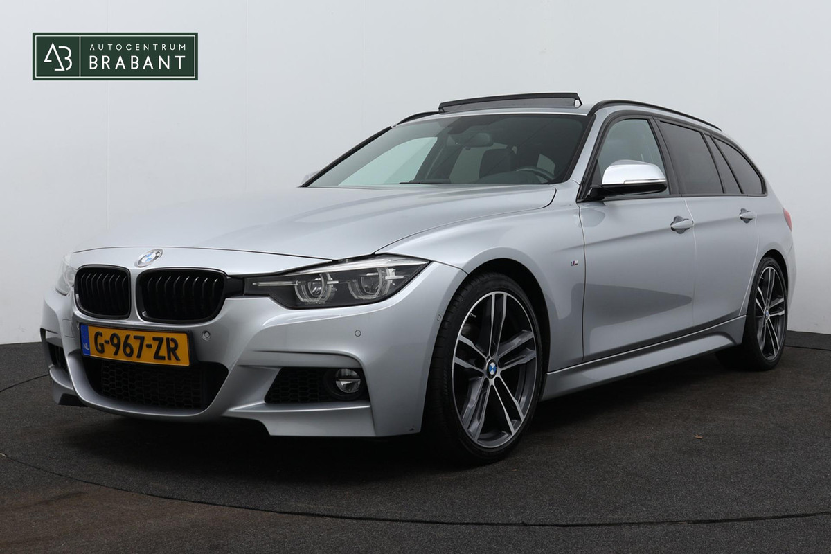 BMW 3 Serie Touring 318i M Sport Corporate Lease Automaat (PANODAK, CAMERA, NAVIGATIE, STOELV, PDC, NL-AUTO, DEALER ONDERHOUDEN)