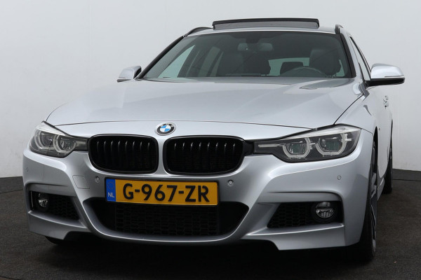 BMW 3 Serie Touring 318i M Sport Corporate Lease Automaat (PANODAK, CAMERA, NAVIGATIE, STOELV, PDC, NL-AUTO, DEALER ONDERHOUDEN)