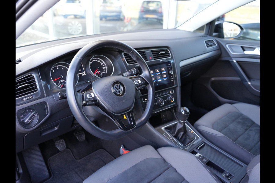 Volkswagen Golf 1.0 TSI Comfortline Business | Navigatie | Climate Control | Stoelverwarming