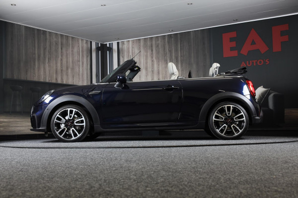 MINI Cabrio 1.5 Cooper JCW Pakket / Aut / Navi / Cc / Leder / Digital Cockpit / Sfeerverlichting / Windscherm / Led / Pdc