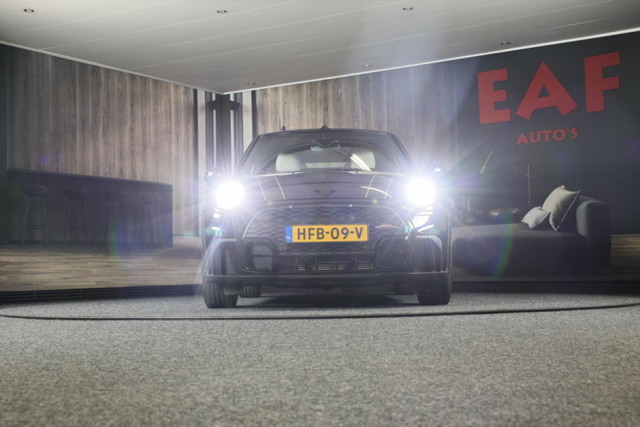 MINI Cabrio 1.5 Cooper JCW Pakket / Aut / Navi / Cc / Leder / Digital Cockpit / Sfeerverlichting / Windscherm / Led / Pdc