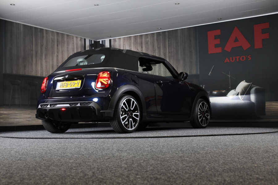 MINI Cabrio 1.5 Cooper JCW Pakket / Aut / Navi / Cc / Leder / Digital Cockpit / Sfeerverlichting / Windscherm / Led / Pdc