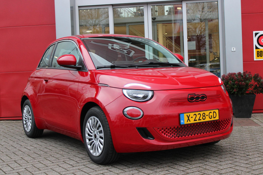 Fiat 500 RED 95PK 24 kWh | NAVIGATIE | APPLE CARPLAY/ANDROID AUTO | LANE ASSIST | CRUISE CONTROL | CLIMATE CONTROL | DAB+ RADIO | NIEUWE AUTO! |