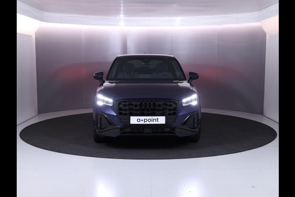 Audi Q2 35 TFSI S Edition 150 pk S-tronic | Private lease vanaf € 599,- pm |Verlengde garantie | Navigatie | Parkeersensoren achter | Adaptieve cruise control | Matrix LED koplampen | S-Line |