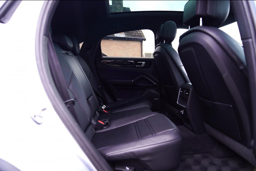 Porsche Cayenne Coupé 3.0 E-Hybrid | Bose Surround | Head Up | Luchtvering | Massage