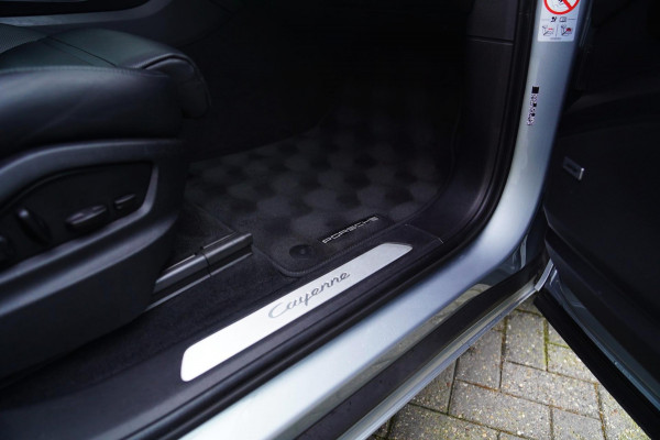 Porsche Cayenne Coupé 3.0 E-Hybrid | Bose Surround | Head Up | Luchtvering | Massage