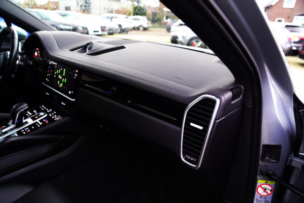 Porsche Cayenne Coupé 3.0 E-Hybrid | Bose Surround | Head Up | Luchtvering | Massage