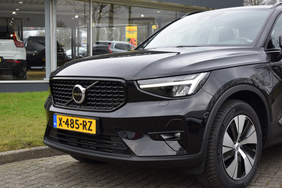 Volvo XC40 T5 262PK Plug-in hybrid Plus Dark | Climate pack | All-season banden |  Achteruitrijcamera | Elektrische voorstoelen met geheugen