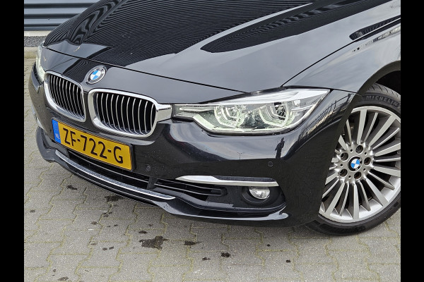 BMW 3 Serie Touring 320i Edition Luxury Line 184pk Automaat | Panodak | Trekhaak af Fabriek | Lederen Bekleding | LED Koplampen | 18"L.M | Navi Full Map | Stoelverwarming |