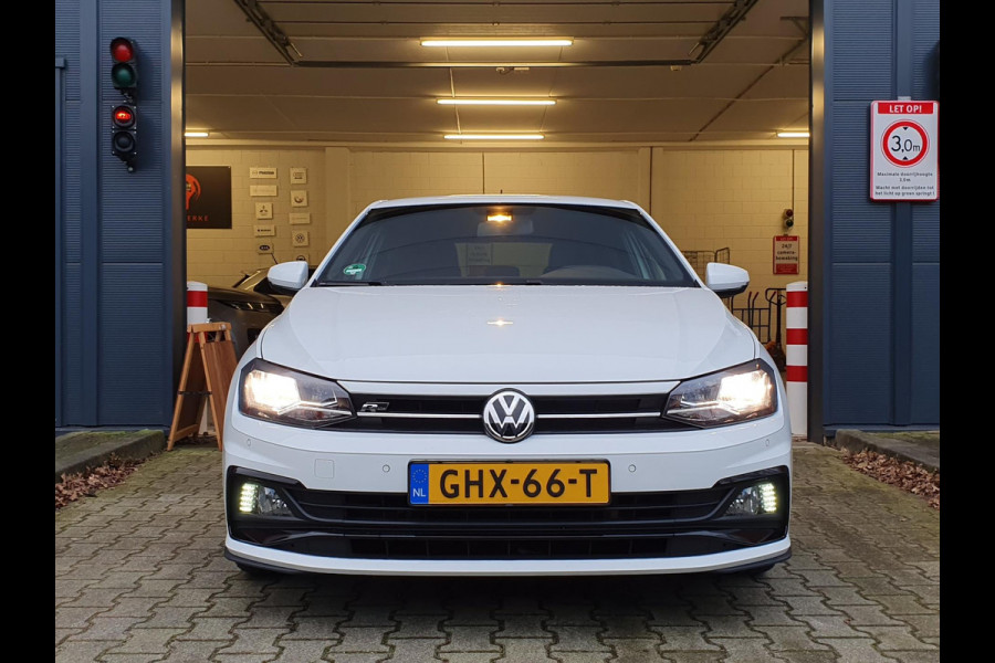 Volkswagen Polo 1.0 TSI R-LINE 2X / CARPLAY / ''18 R-VELGEN / STOELVERW. / P.SENSOREN V+A / PRIVACY GLASS / RECENT GROTE BEURT !