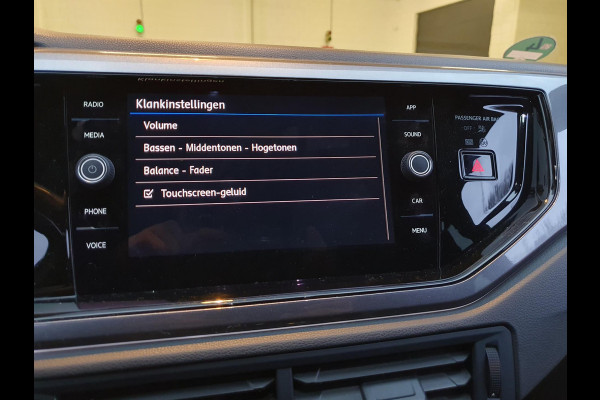 Volkswagen Polo 1.0 TSI R-LINE 2X / CARPLAY / ''18 R-VELGEN / STOELVERW. / P.SENSOREN V+A / PRIVACY GLASS / RECENT GROTE BEURT !