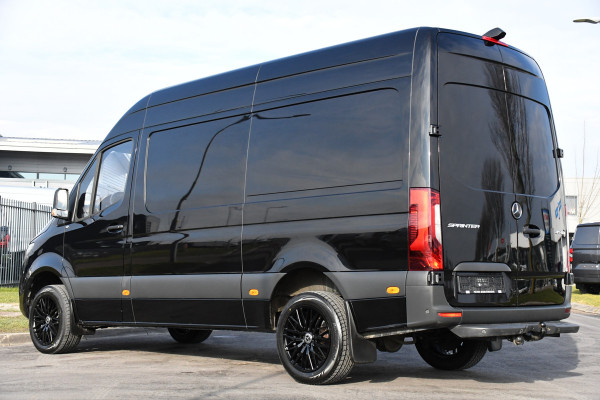 Mercedes-Benz Sprinter 316 2.2 CDI L2H2 Black Edition RWD Adaptieve Cruise, Camera, 3500kg Trekhaak, 10.5'' Multimedia, Carplay, LED, UNIEK!