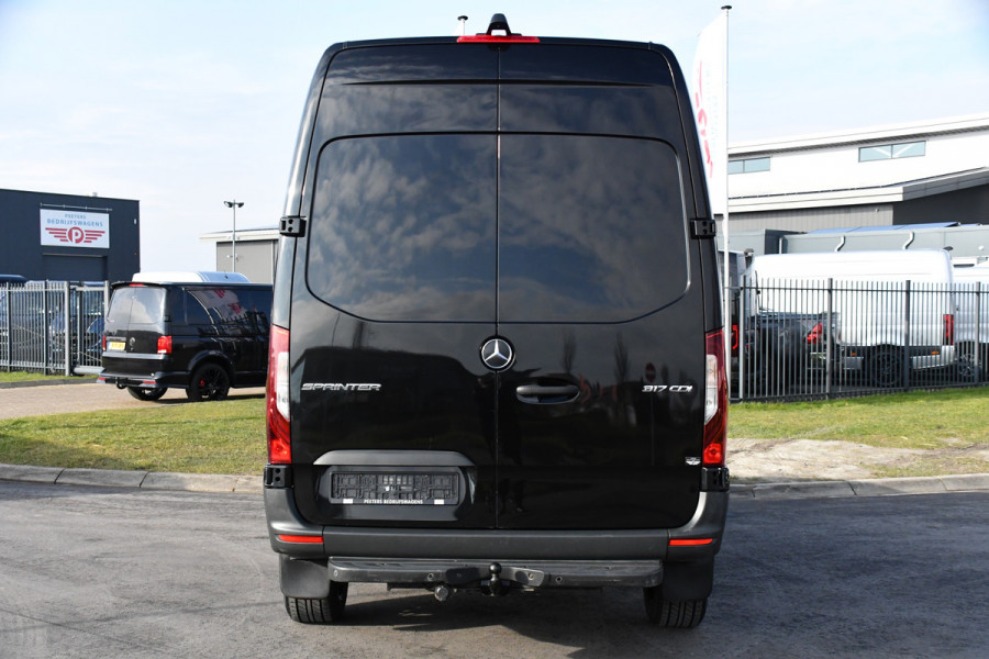 Mercedes-Benz Sprinter 316 2.2 CDI L2H2 Black Edition RWD Adaptieve Cruise, Camera, 3500kg Trekhaak, 10.5'' Multimedia, Carplay, LED, UNIEK!