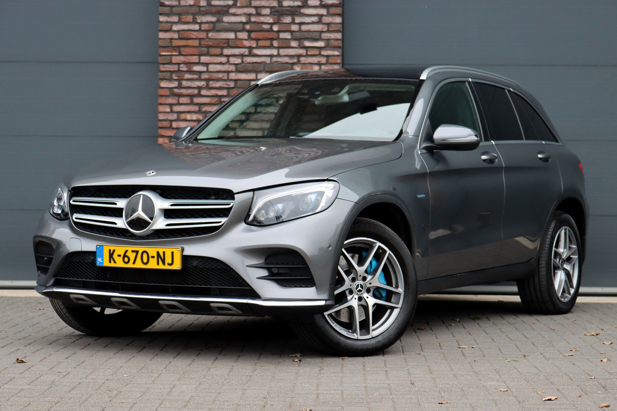 Mercedes-Benz GLC 350e 4MATIC Premium+ AMG Line Aut7 | Panoramadak | Distronic+ | Memory | Verwarmd Stuurwiel | Keyless Go | Intelligent Light System | Stoelverwarming V+A | Leder |