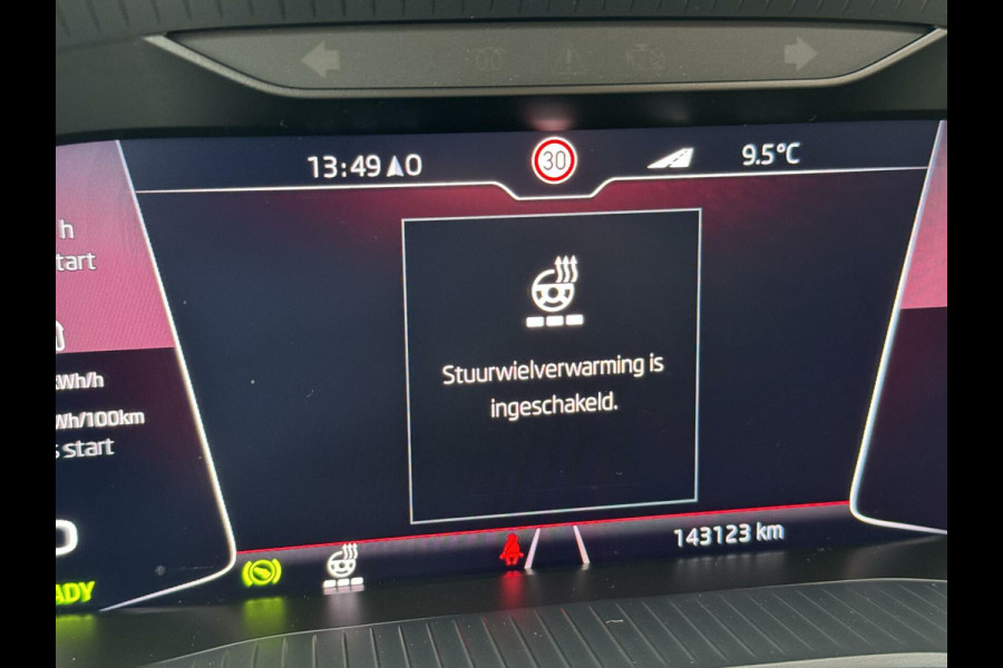 Škoda Superb Combi 1.4 TSI iV Sportline Automaat | Panoramadak | Trekhaak uitklapbaar | Groot navigatiesysteem | Achteruitrijcamera | LED ver