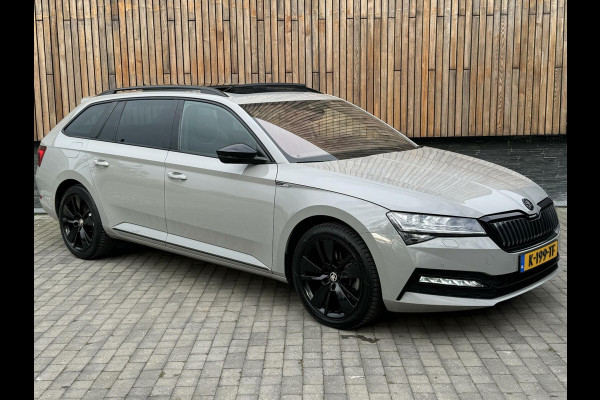 Škoda Superb Combi 1.4 TSI iV Sportline Automaat | Panoramadak | Trekhaak uitklapbaar | Groot navigatiesysteem | Achteruitrijcamera | LED ver