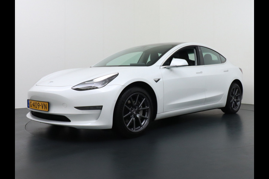 Tesla Model 3 Long Range 75kWh 463PK FSD-Full Self Driving Computer-3 Premium Audio 4wd  18" Lmv AutoPilot Panoramadak Camera's Leder Adaptive Stoel en achterbank verwarming Keyless Electr.Stoelen+Memory+Easy-Entry WiFi Origineel Nederlandse auto Grootste accu, Tot 16,5kwh thuis laden.