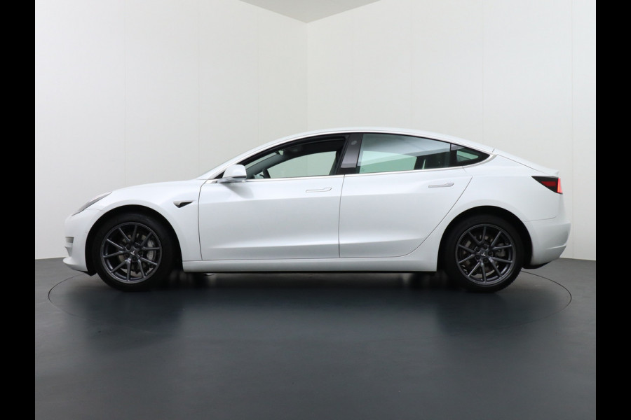 Tesla Model 3 Long Range 75kWh 463PK FSD-Full Self Driving Computer-3 Premium Audio 4wd  18" Lmv AutoPilot Panoramadak Camera's Leder Adaptive Stoel en achterbank verwarming Keyless Electr.Stoelen+Memory+Easy-Entry WiFi Origineel Nederlandse auto Grootste accu, Tot 16,5kwh thuis laden.