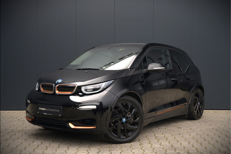 BMW i3 S 120Ah 42 kWh RoadStyle Edition | Harman Kardon | Leer | Warmtepomp | Cruise Control | Navigatie Pro | Carbon Dak | Keyless | Parkeersensoren | Stoelverwarming | Dealer Onderhouden | NAP |