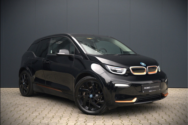 BMW i3 S 120Ah 42 kWh RoadStyle Edition | Harman Kardon | Leer | Warmtepomp | Cruise Control | Navigatie Pro | Carbon Dak | Keyless | Parkeersensoren | Stoelverwarming | Dealer Onderhouden | NAP |