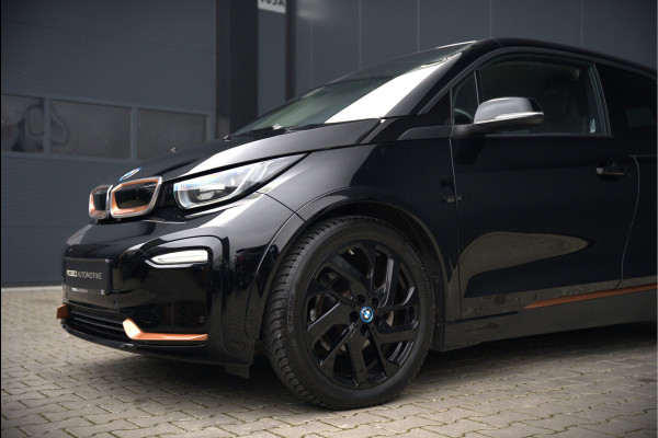 BMW i3 S 120Ah 42 kWh RoadStyle Edition | Harman Kardon | Leer | Warmtepomp | Cruise Control | Navigatie Pro | Carbon Dak | Keyless | Parkeersensoren | Stoelverwarming | Dealer Onderhouden | NAP |