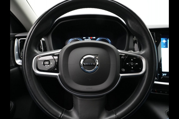 Volvo V60 2.0 T6 Recharge AWD Navigatie Wegkl. trekhaak Stoelverwarming Acc Harman/Kardon 185