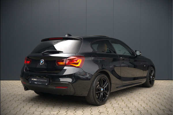 BMW 1-serie 118i Edition M-Sport Shadow High Executive | Harman Kardon | Panoramadak | Stoelverwarming | Stuurverwarming | Keyless | Camera | Navigatie | Shadowline | DAB | PDC |