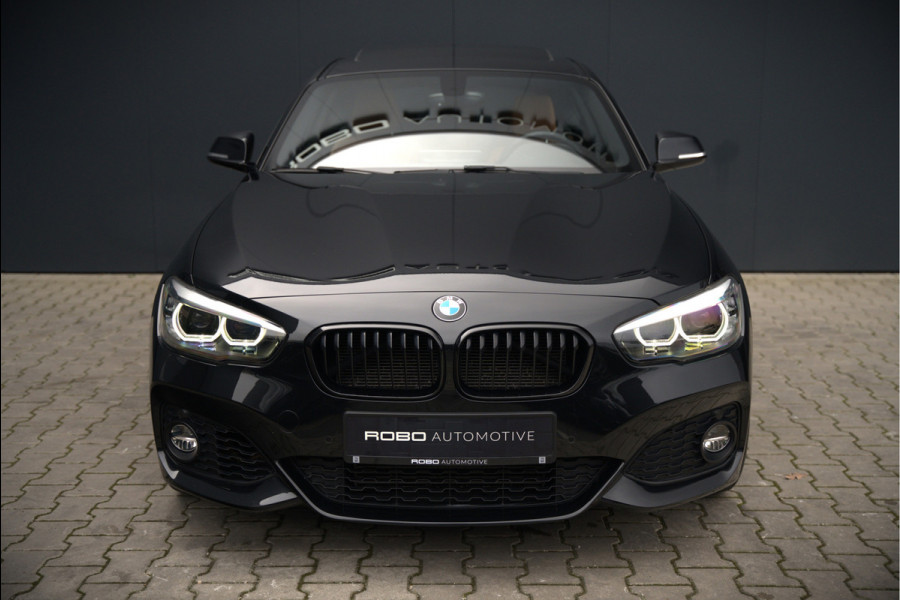 BMW 1-serie 118i Edition M-Sport Shadow High Executive | Harman Kardon | Panoramadak | Stoelverwarming | Stuurverwarming | Keyless | Camera | Navigatie | Shadowline | DAB | PDC |