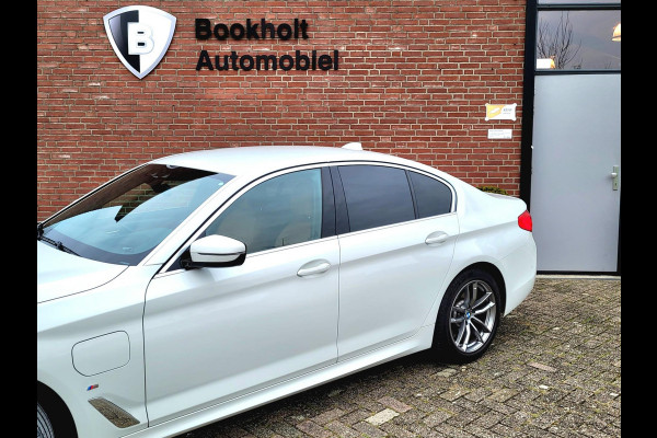 BMW 5 Serie 530e xDrive M-sport, Massage, ACC, HUD, Camera, Stuurverwarming