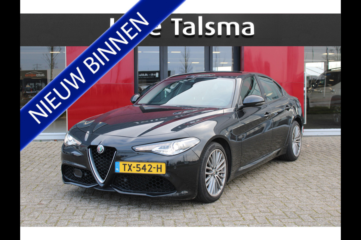 Alfa Romeo Giulia 2.0T Veloce int/exterieur | Trekhaak | stoel en stuurverwarming