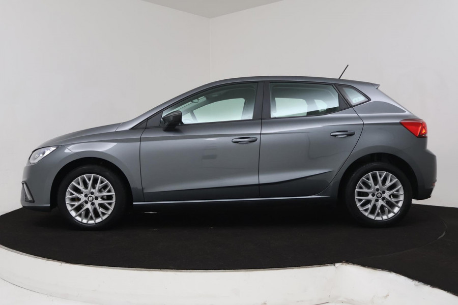 Seat Ibiza 1.0 TSI Style (NAVIGATIE, PARKEERSENSOREN, CRUISE, CARPLAY, NL-AUTO, GOED ONDERHOUDEN)