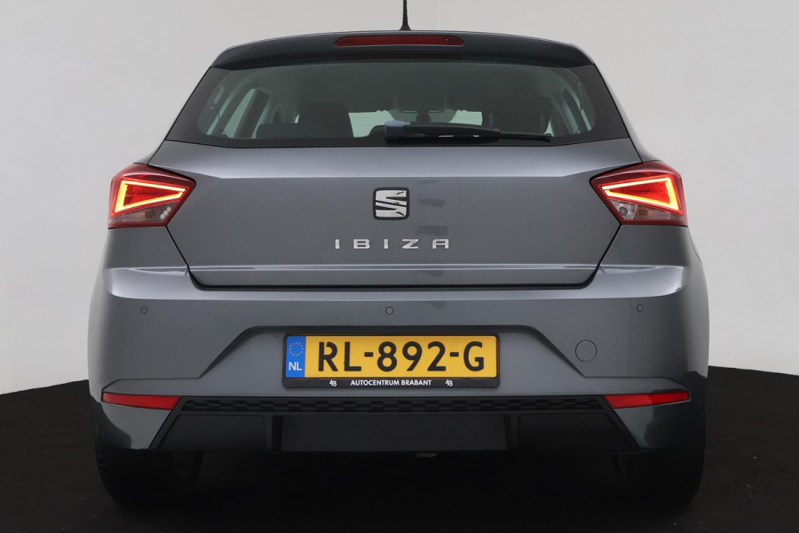 Seat Ibiza 1.0 TSI Style (NAVIGATIE, PARKEERSENSOREN, CRUISE, CARPLAY, NL-AUTO, GOED ONDERHOUDEN)