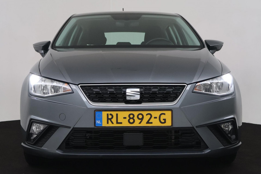 Seat Ibiza 1.0 TSI Style (NAVIGATIE, PARKEERSENSOREN, CRUISE, CARPLAY, NL-AUTO, GOED ONDERHOUDEN)