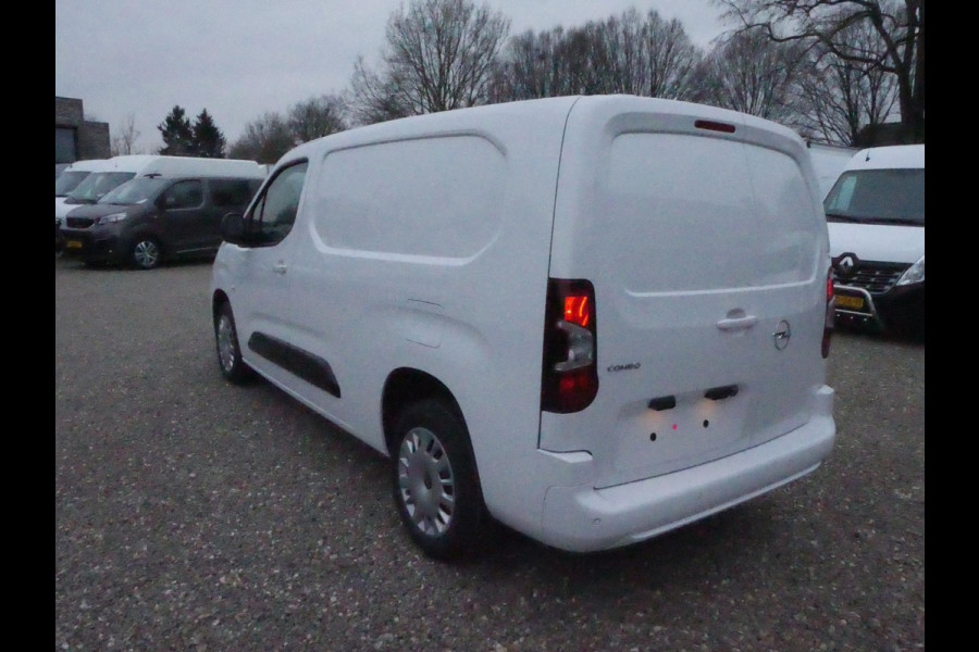 Opel Combo 1.5 BlueHDi 130PK, L2, Automaat, Airco, Nieuw 02 stuks op voorraad