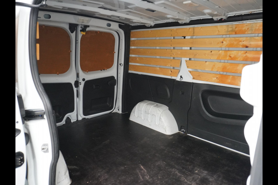 Fiat Talento 2.0D 146PK 3pers. Trekh. Navi Pdc Airco Dab+ Cruise Control MultiJet jtd diesel L1H1 Betonplex Vloer Lat om Lat Schuifdeur  3-Persoons 2.000kg Trekgewicht Euro 6