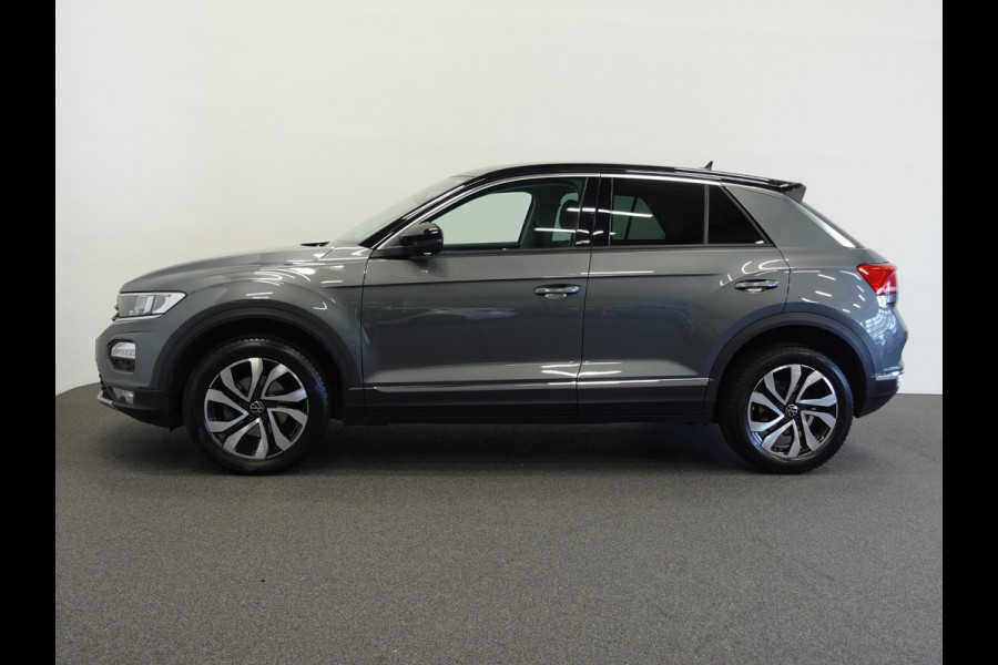 Volkswagen T-Roc 1.5 TSI DSG Active | Navigatie | Climate Control | Lane Assist | DAB | Parkeersensoren | Lichtmetalen Velgen | Privacy Glass