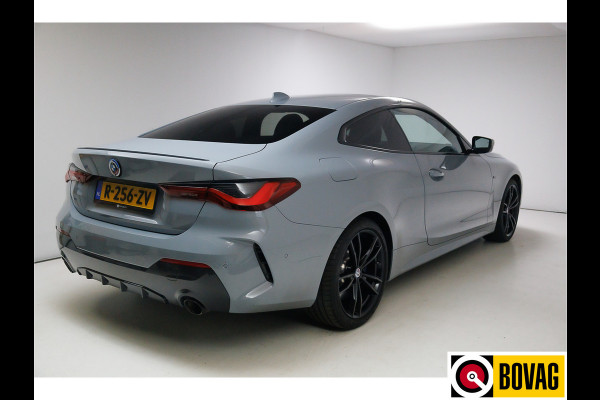 BMW 4 Serie Coupé 430i M-Sport | 50 Jahre edition | High Executive | Pano | Headup | Harman Kardon | Leder | NL auto Brooklyn Grey metallic, Stoel- en stuurverwarming, 19" velgen