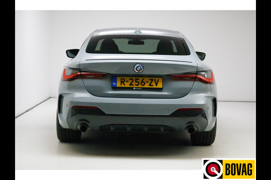 BMW 4 Serie Coupé 430i M-Sport | 50 Jahre edition | High Executive | Pano | Headup | Harman Kardon | Leder | NL auto Brooklyn Grey metallic, Stoel- en stuurverwarming, 19" velgen