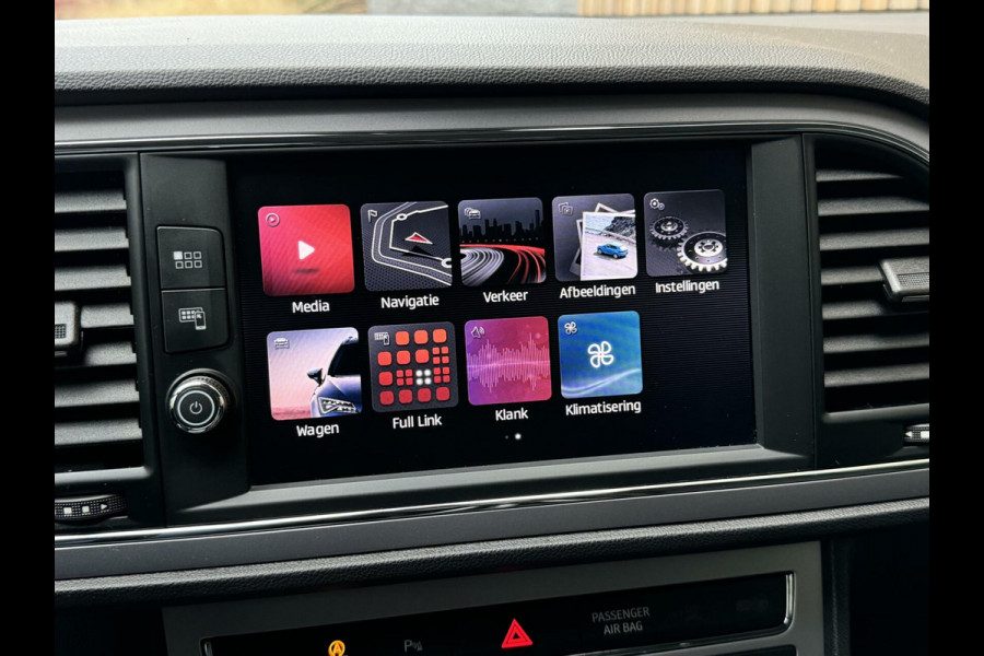 Seat León ST 1.4 EcoTSI Business Intense Automaat | Alcantara bekleding | Seat Sound | Apple CarPlay | Navigatiesysteem | Cruise Control | Cl