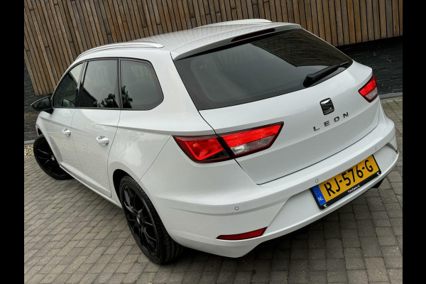 Seat León ST 1.4 EcoTSI Business Intense Automaat | Alcantara bekleding | Seat Sound | Apple CarPlay | Navigatiesysteem | Cruise Control | Cl