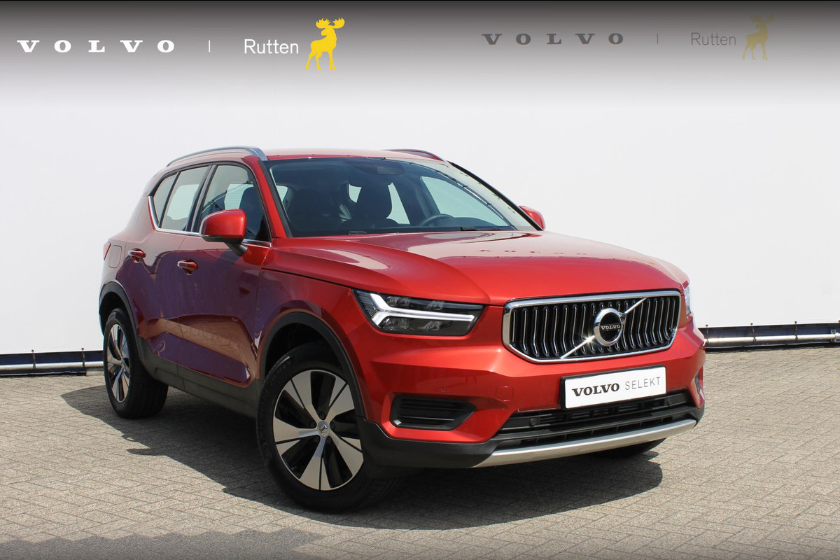 Volvo XC40 T4 211PK Automaat Recharge Inscription Expression Road Sign Information / Cruise Control / Navigatie / Stoelverwarming / Stuurwielverwarming / Volvo on Call / Parkeersensoren voor en achter met parkeercamera achter