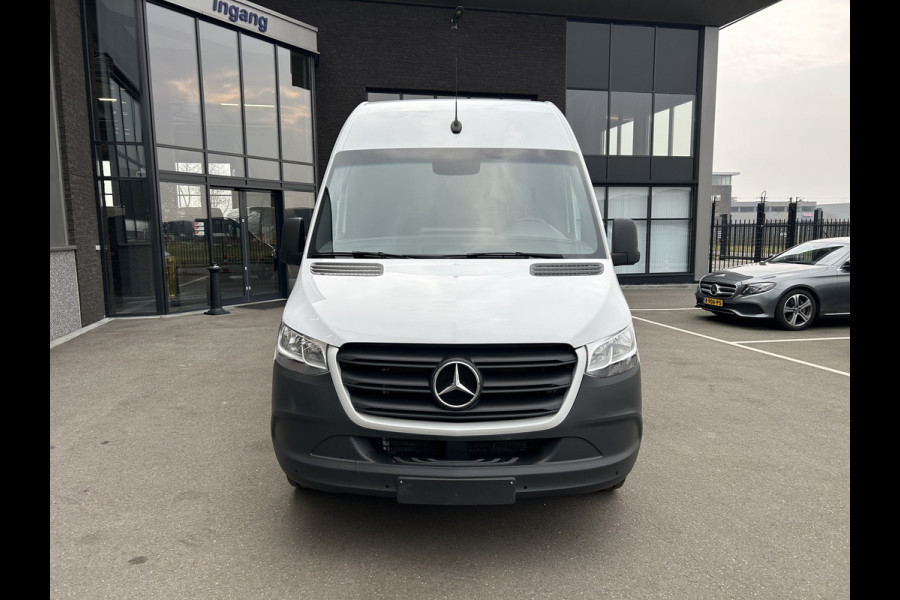 Mercedes-Benz Sprinter 317 CDI L2 H2 3500KG Trekhaak / Automaat / MBUX / Camera / Parkeersensoren / Cruise control / Airco / 270 Graden achterdeuren