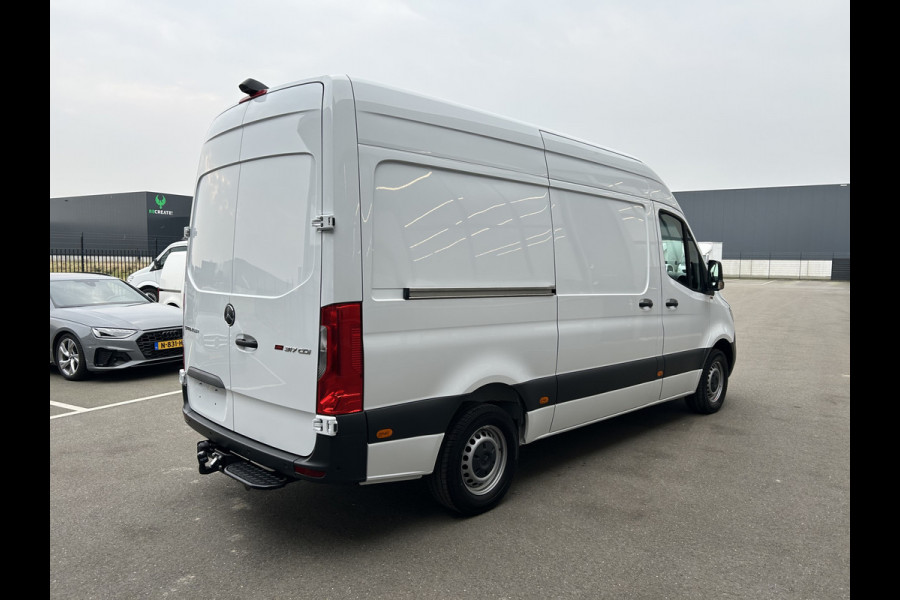 Mercedes-Benz Sprinter 317 CDI L2 H2 3500KG Trekhaak / Automaat / MBUX / Camera / Parkeersensoren / Cruise control / Airco / 270 Graden achterdeuren