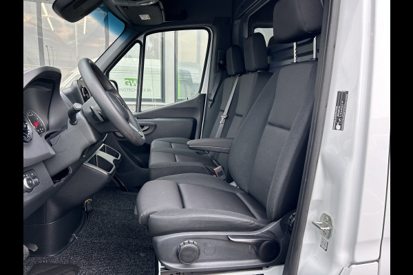 Mercedes-Benz Sprinter 317 CDI L2 H2 3500KG Trekhaak / Automaat / MBUX / Camera / Parkeersensoren / Cruise control / Airco / 270 Graden achterdeuren