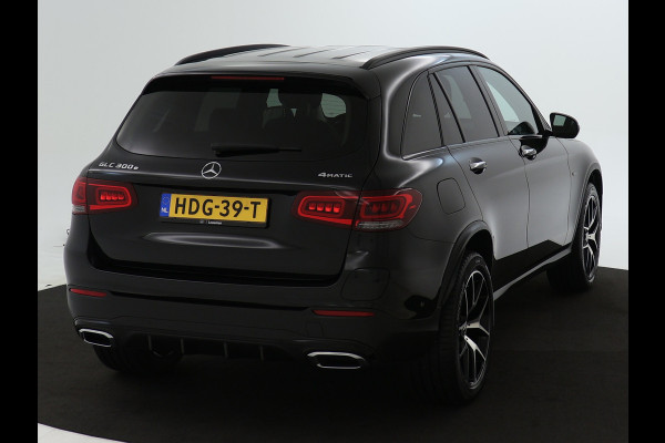 Mercedes-Benz GLC 300 e AMG Plug-In Hybride | AMG -Styling | Achteruitrijcamera | EASY PACK-achterklep | Keyless-go | Sfeerverlichting | Nightpakket | Navigatie | Inclusief 24 maanden MB Certified garantie voor Europa.