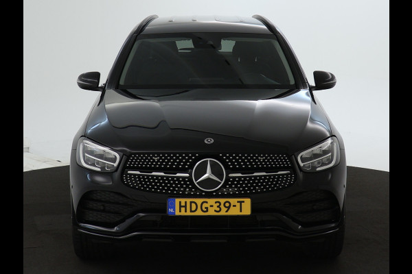 Mercedes-Benz GLC 300 e AMG Plug-In Hybride | AMG -Styling | Achteruitrijcamera | EASY PACK-achterklep | Keyless-go | Sfeerverlichting | Nightpakket | Navigatie | Inclusief 24 maanden MB Certified garantie voor Europa.